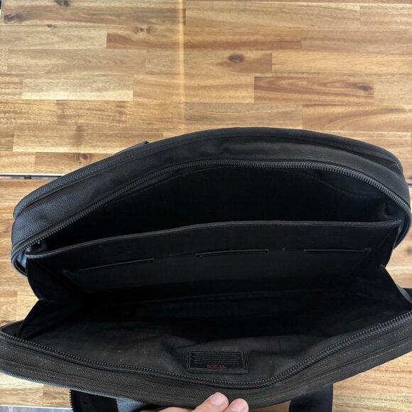 Tumi Alpha 2 Compact Large Screen Briefcase Laptop Bag Nylon Black 26114D2 $550 - Picture 8 of 16